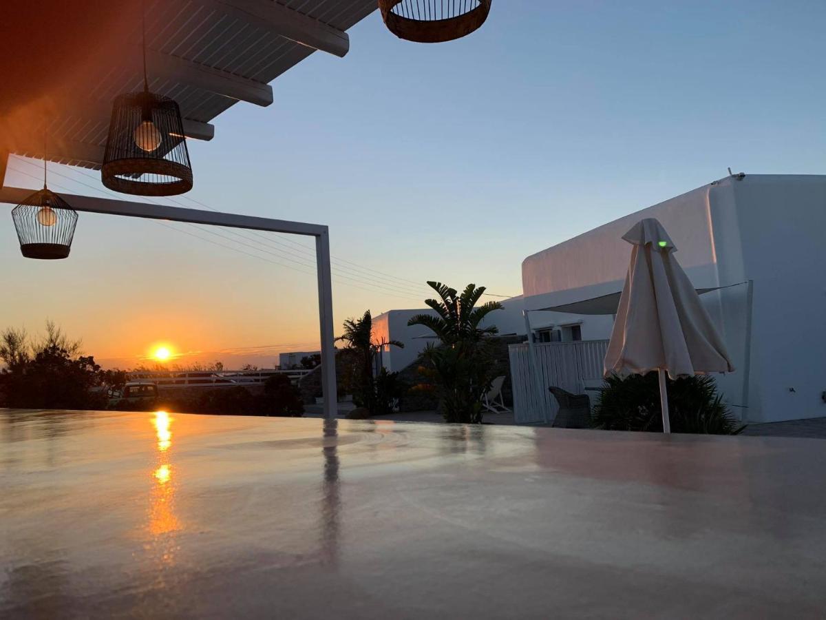 Queen Boutique Suites Mykonos Town Esterno foto