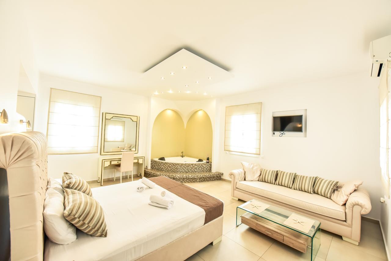 Queen Boutique Suites Mykonos Town Esterno foto