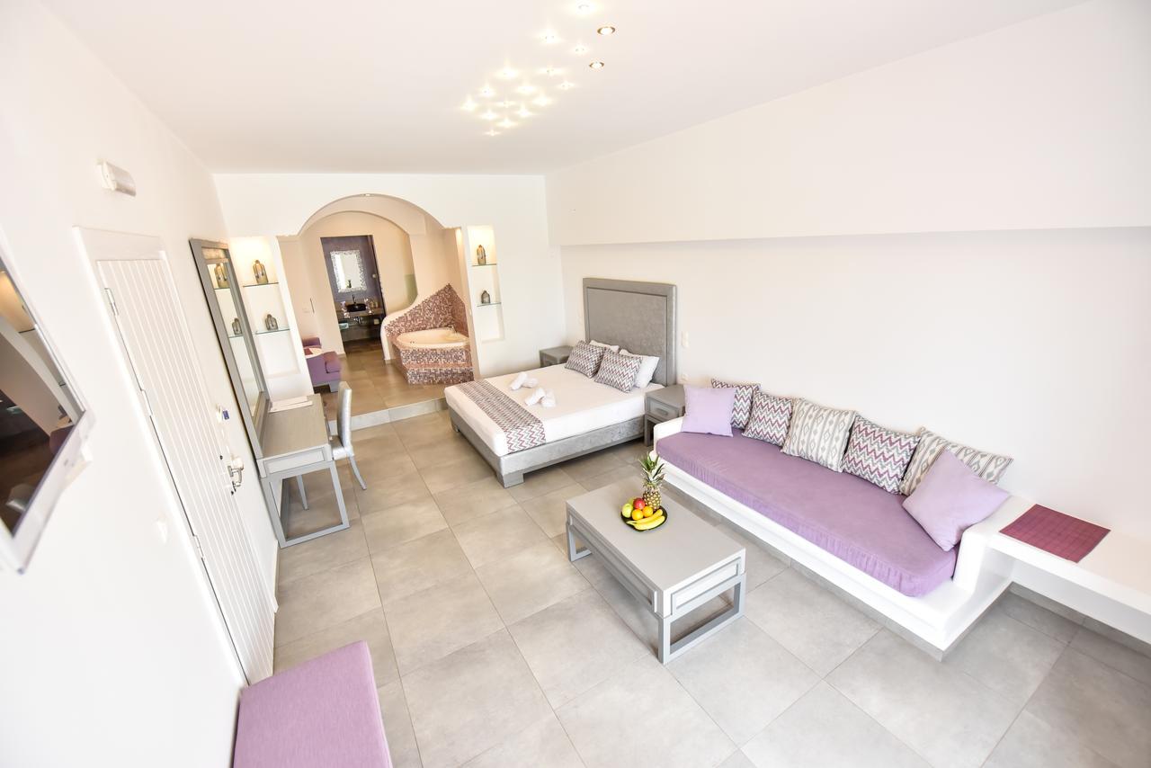 Queen Boutique Suites Mykonos Town Esterno foto