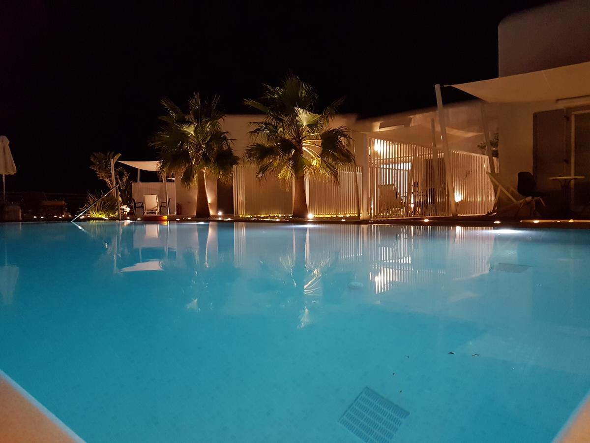 Queen Boutique Suites Mykonos Town Esterno foto